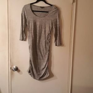 EXPRESS QUARTER SLEEVED GATHERED ON BOTH SIDES DRE